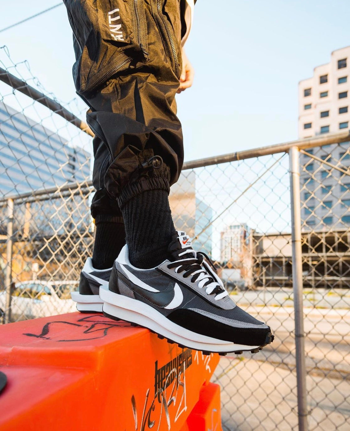 GLM - NKE Waffle Black & White