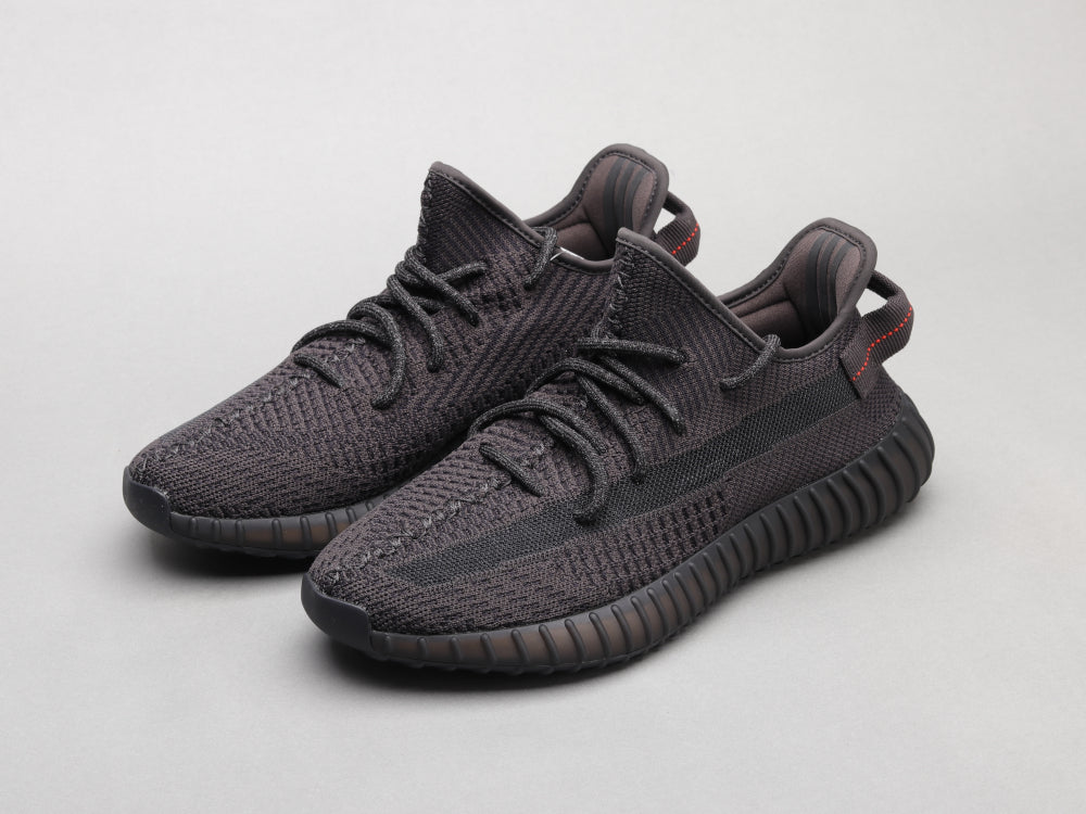 GLM - Yzy 350 Black Angel Sneaker