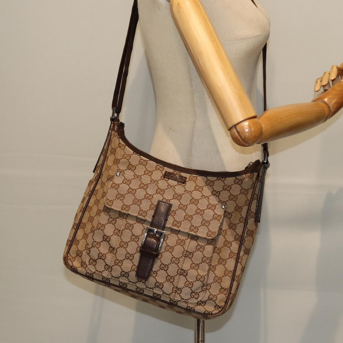 GUCCI GG Canvas Shoulder Bag Beige 114272 73889