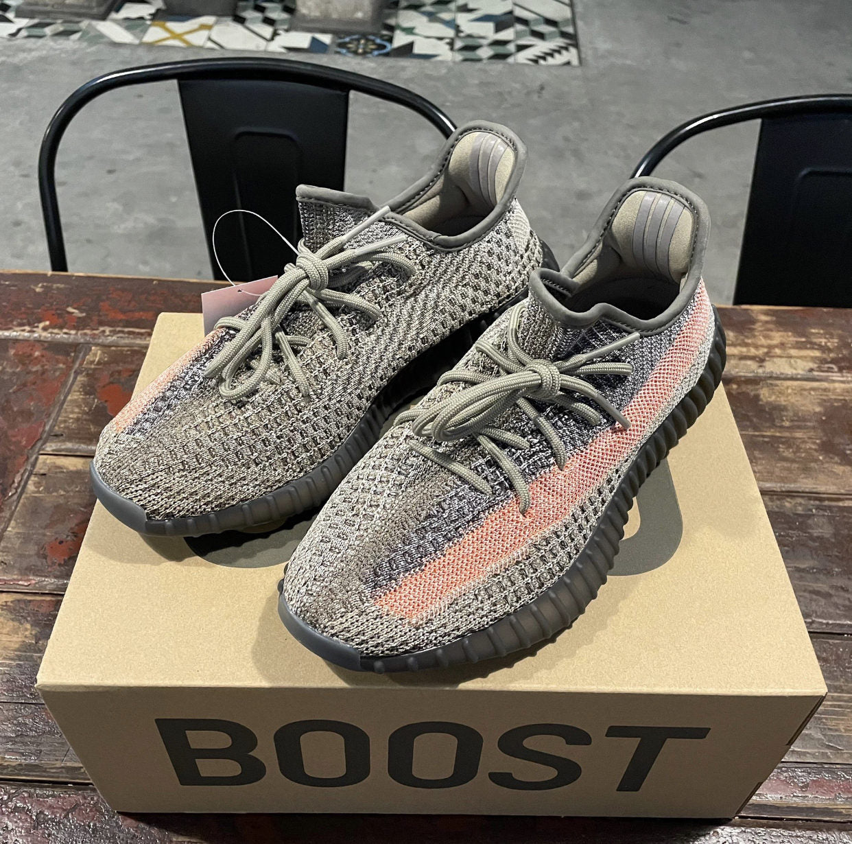 GLM - Yzy 350 Volcanic Ash Sneaker