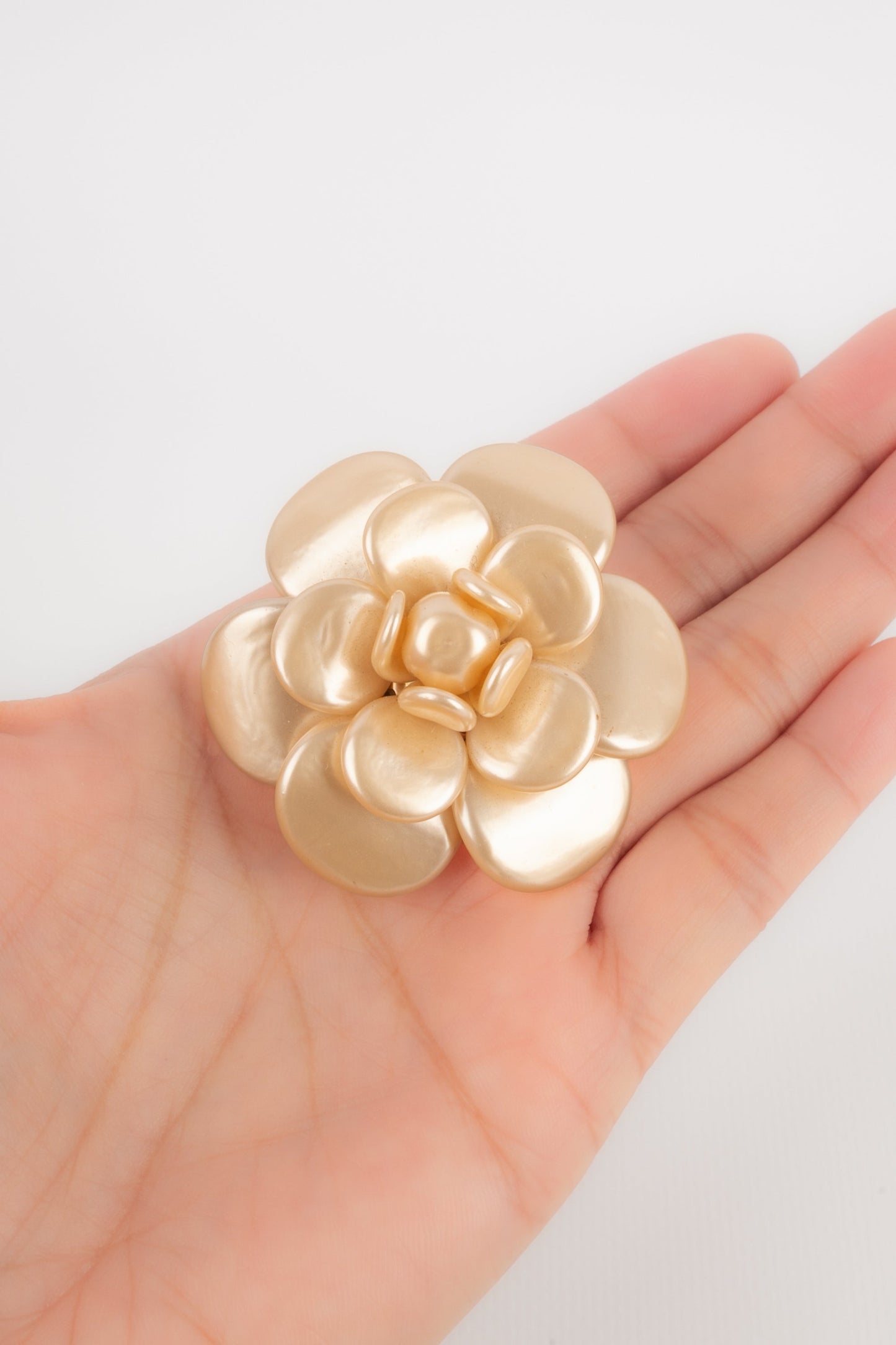 Broche camÃ©lia Chanel