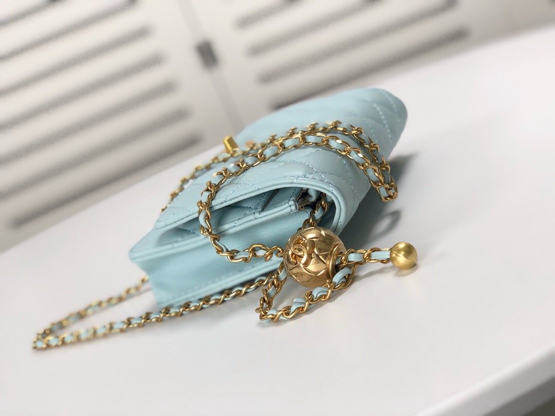 Designer bags by Chanel 076
