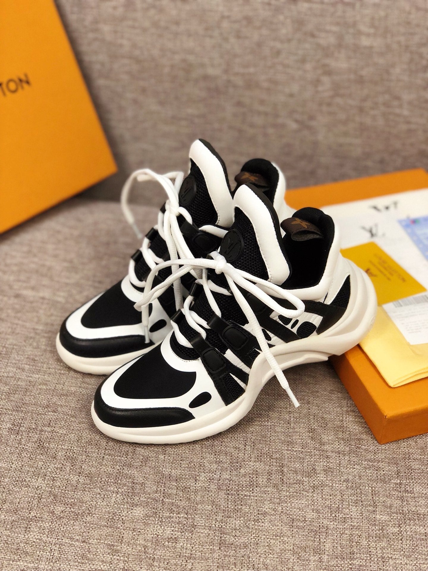 GLM - LUV Archlight Black White Sneaker