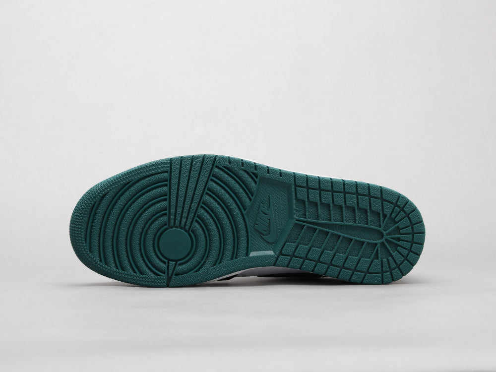 GLM - AJ1 black and green toes
