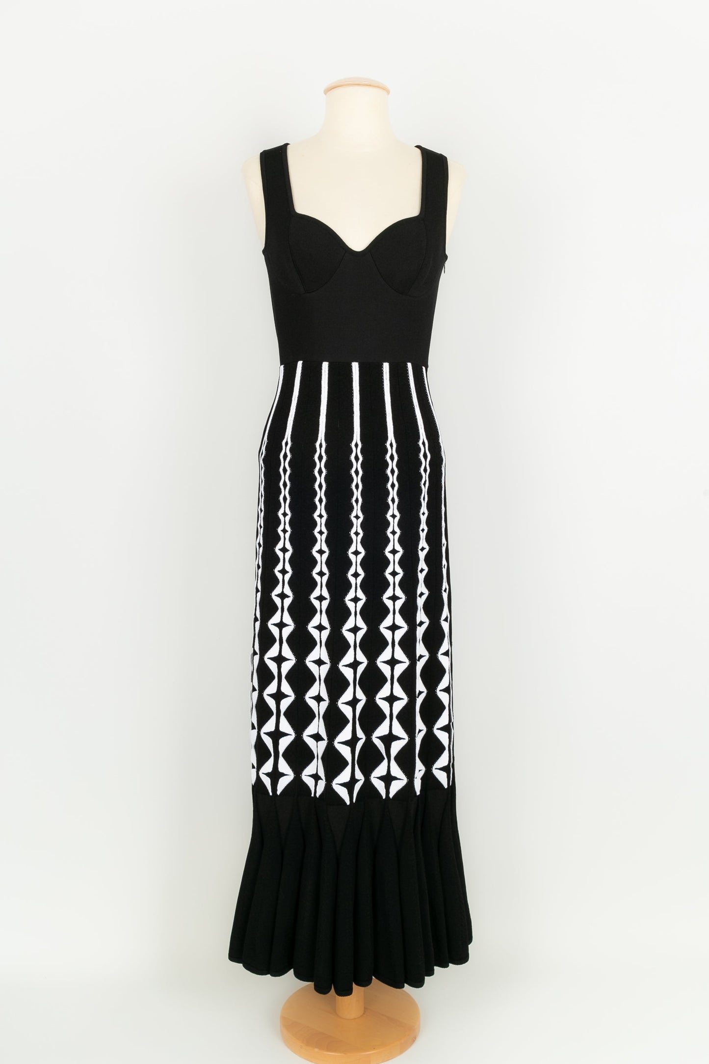 Robe noire et blanche AlaÃƒÆ’Ã‚Â¯a