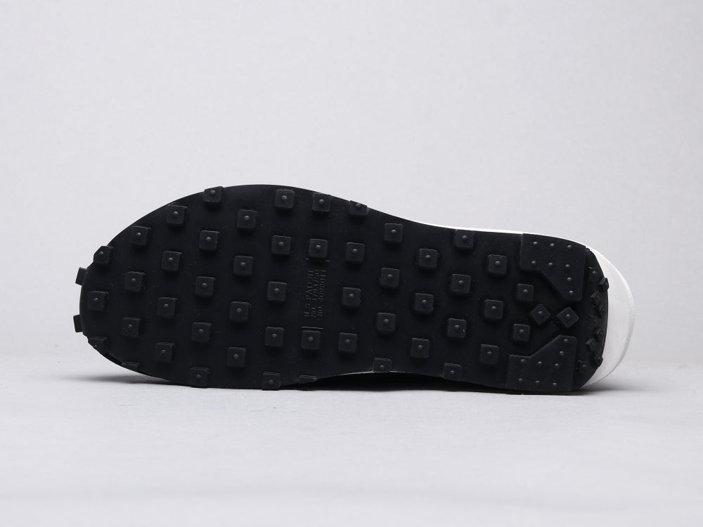 GLM - NKE Waffle Black & White