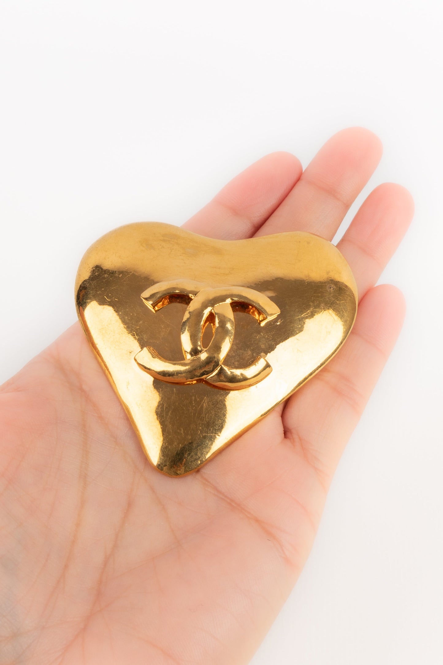 Broche coeur Chanel