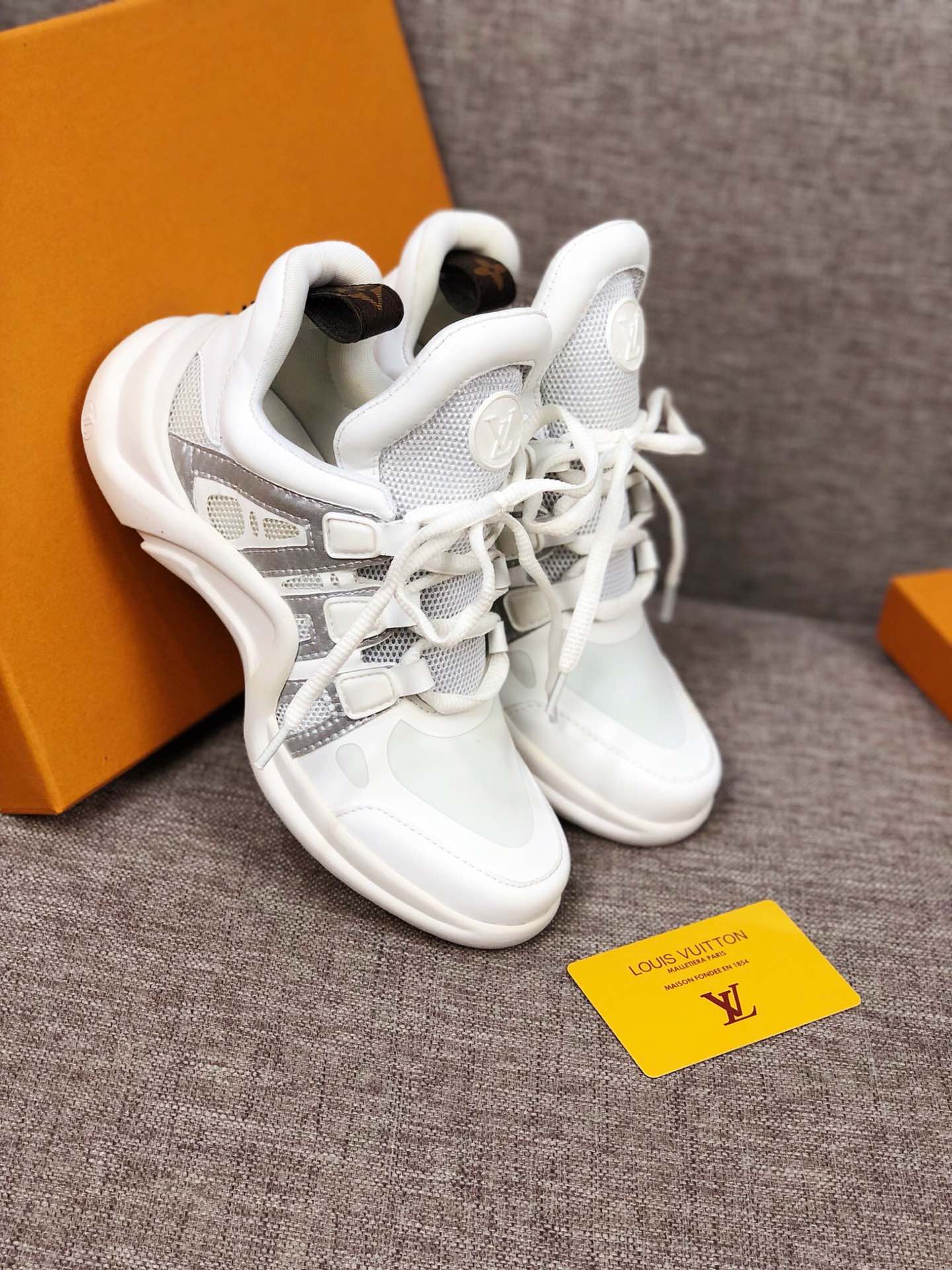 GLM - LUV Archlight White Sneaker