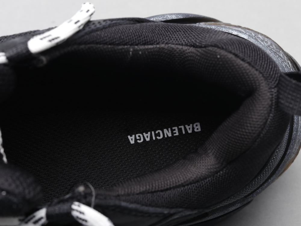 GLM - Bla Triple S Air Cushion Black Sneaker