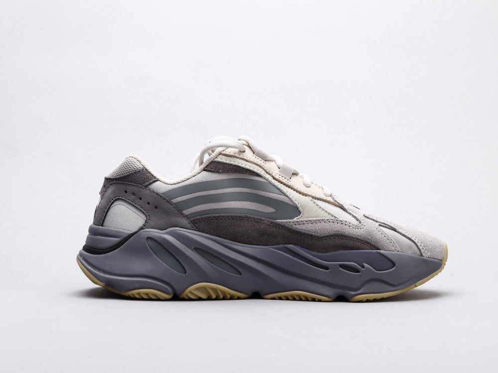 GLM - Yzy 700 Volcanic Ash Sneaker