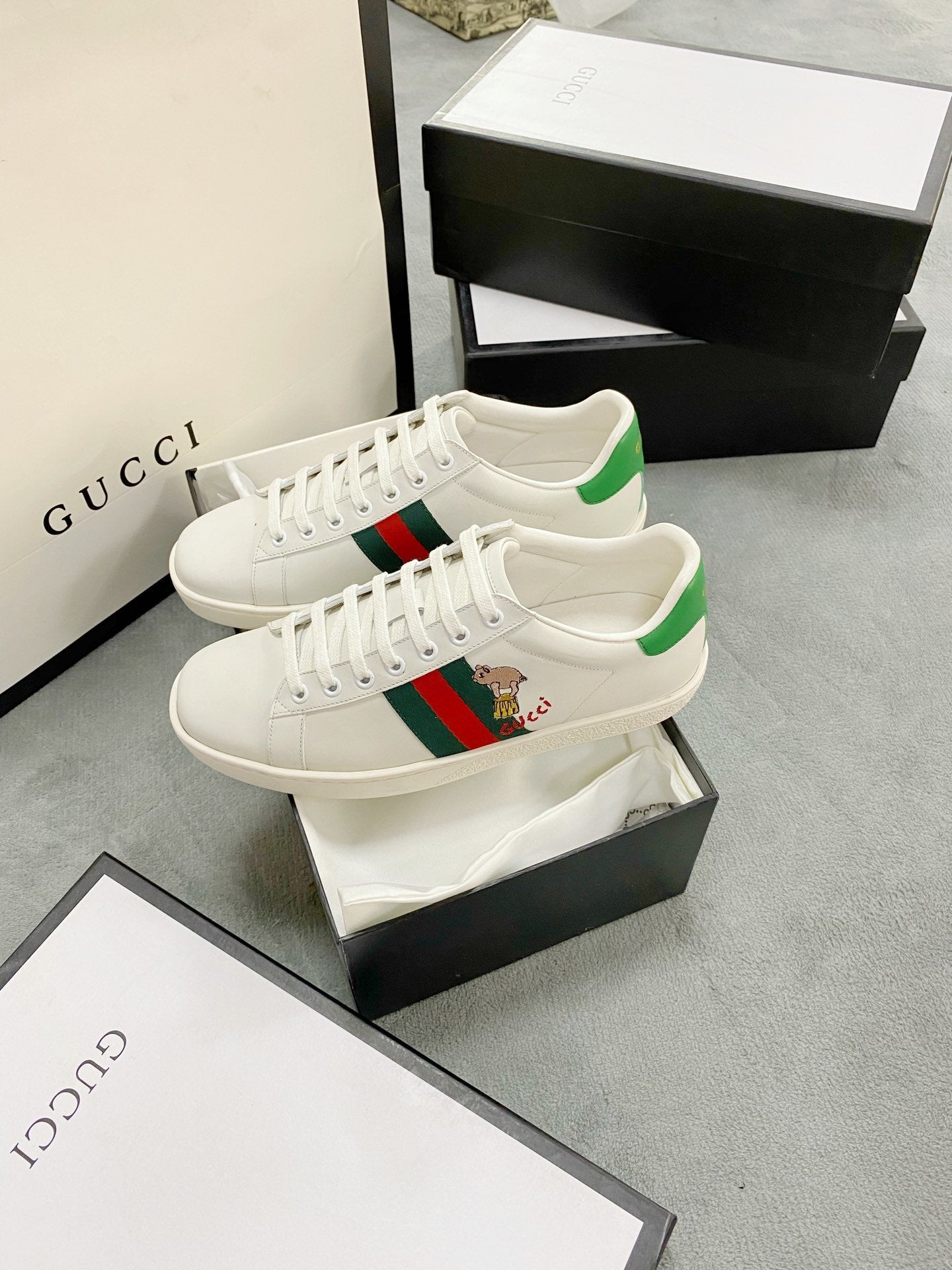 GLM-GCI PIG  Ace Sneaker 074