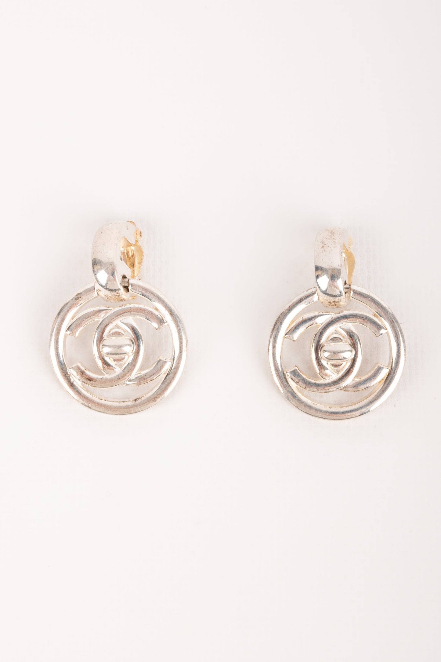 Boucles d'oreilles tourniquet Chanel 1997