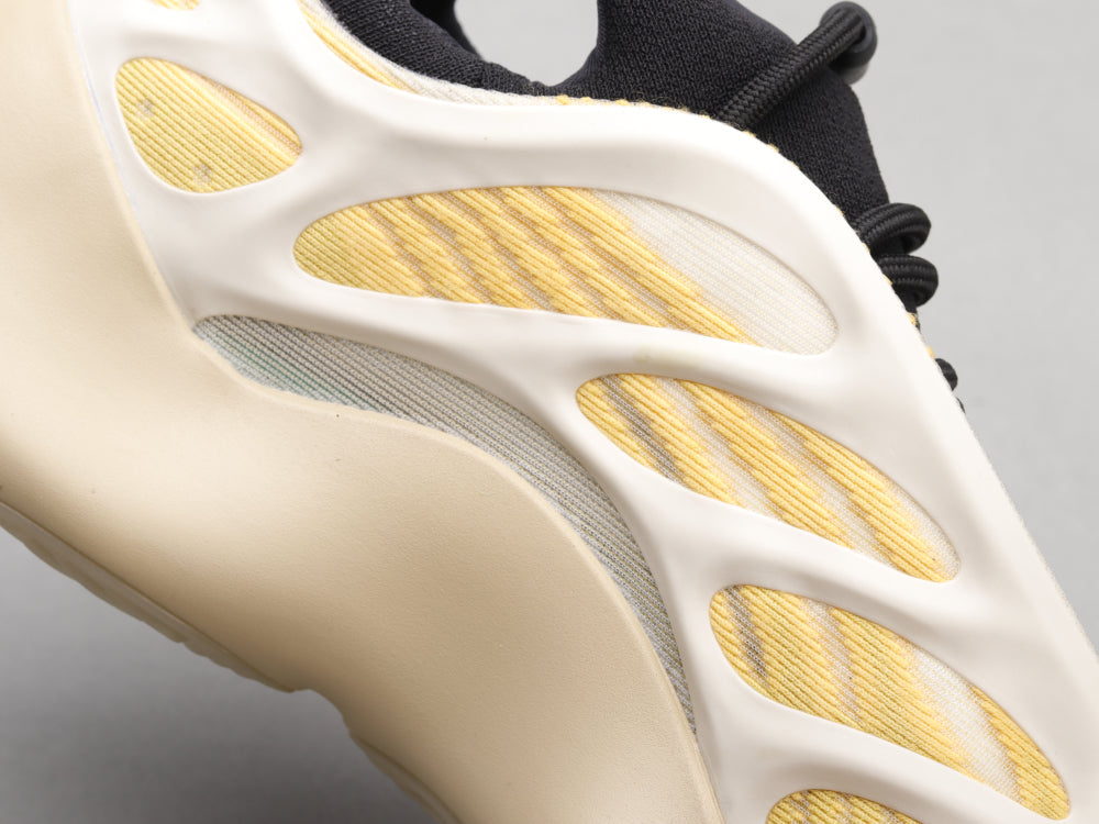 GLM - Yzy 700 Beige Srphym Sneaker