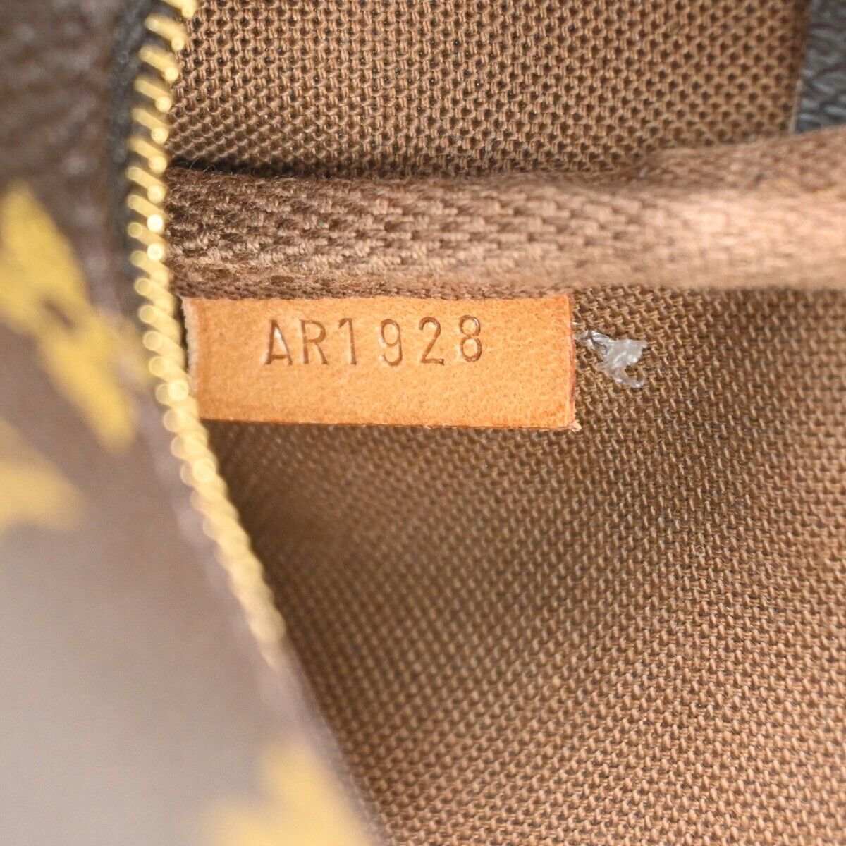 Louis Vuitton Pochette Accessoires  Canvas Clutch Bag ()
