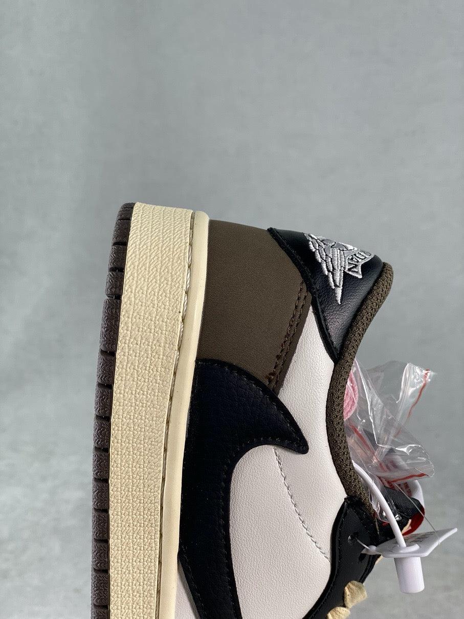 Designer Travis Scott Ãƒâ€” Air Jordan 1 Low OG Ã¢â‚¬Å“Reverse M CQ4277 105