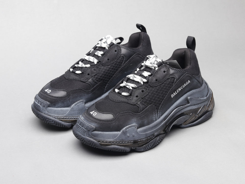 GLM - Bla Triple S Air Cushion Black Sneaker