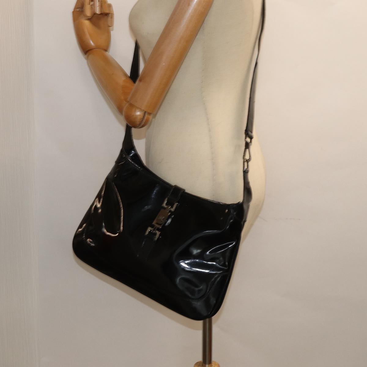 GUCCI Jackie Shoulder Bag Enamel Black 001 4272 79821