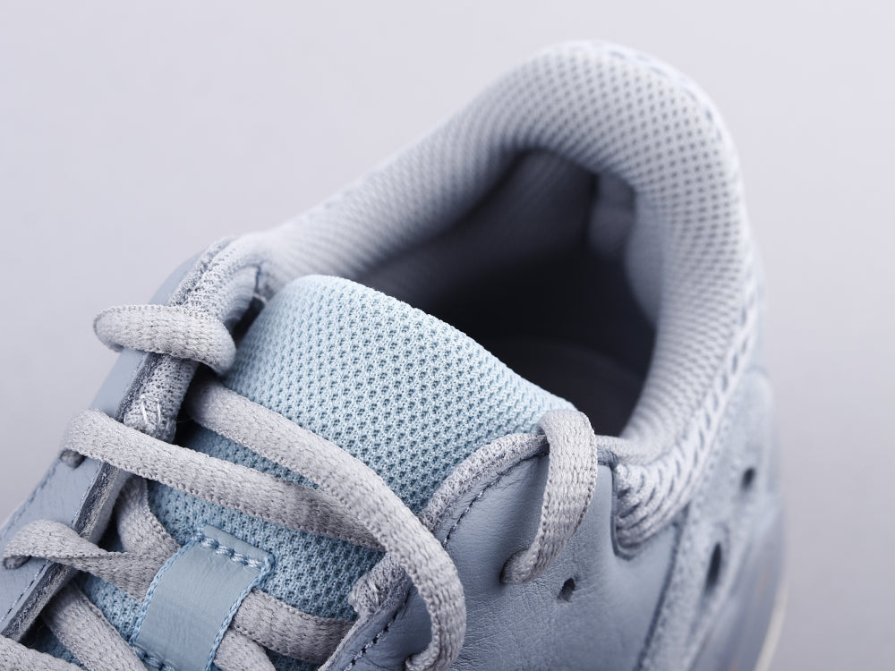 GLM - Yzy 700 Inertia Sneaker