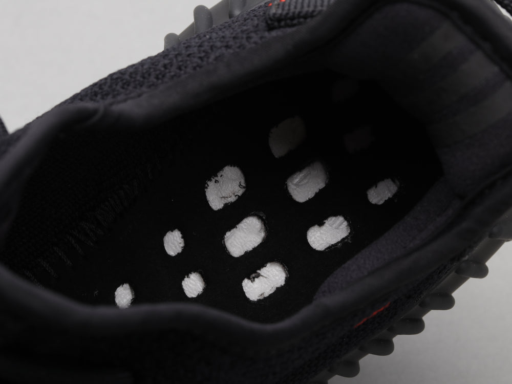 GLM - Yzy 350 Black And Red Sneaker