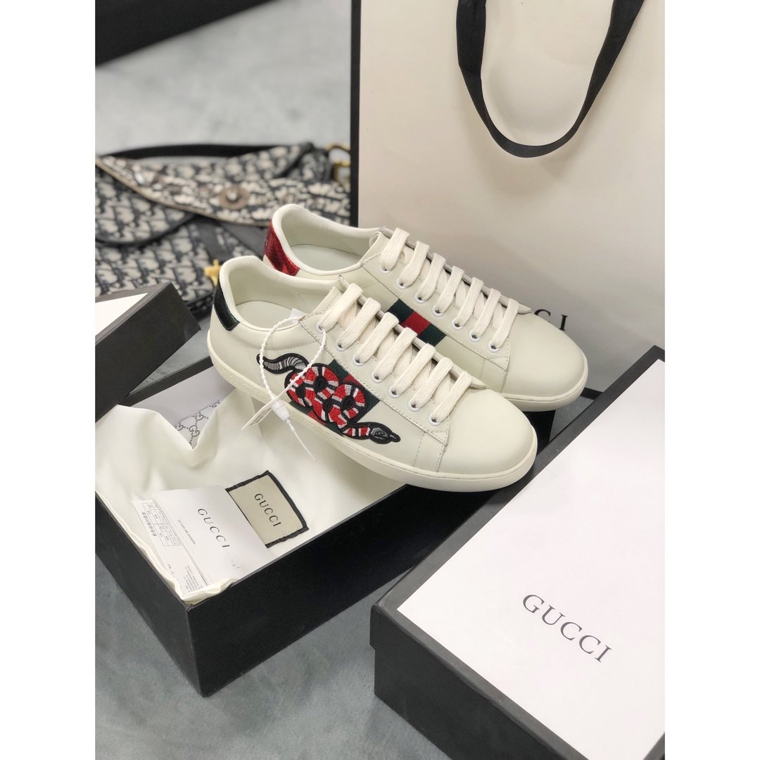 GLM-GCI Embroidered  Ace Sneaker 080