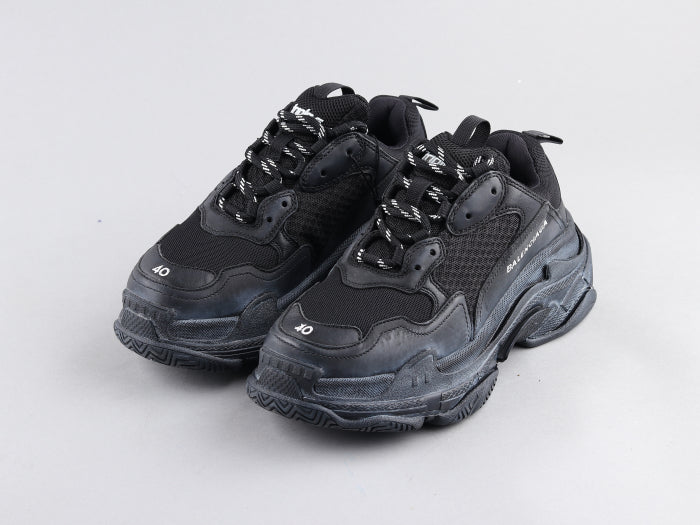 GLM - Bla Triple S Pure Black Sneaker