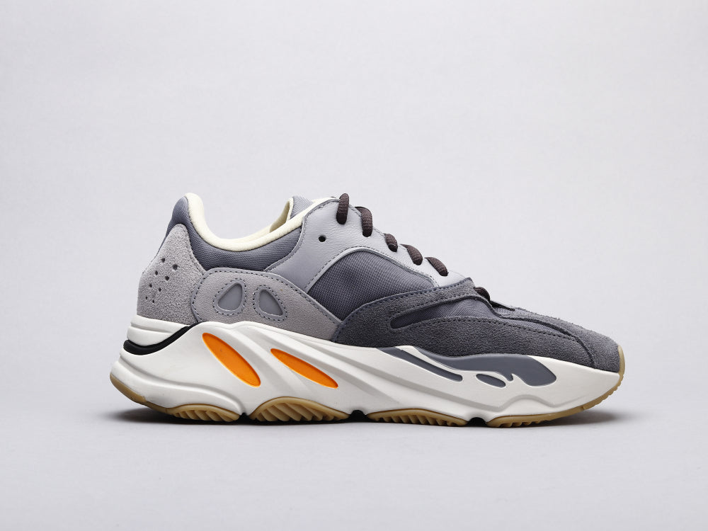 GLM - Yzy 700 Magnet Sneaker