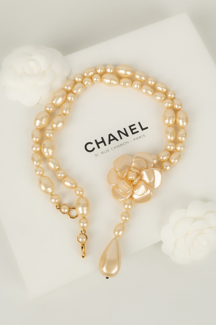 Collier camÃ©lia Chanel Printemps 1999
