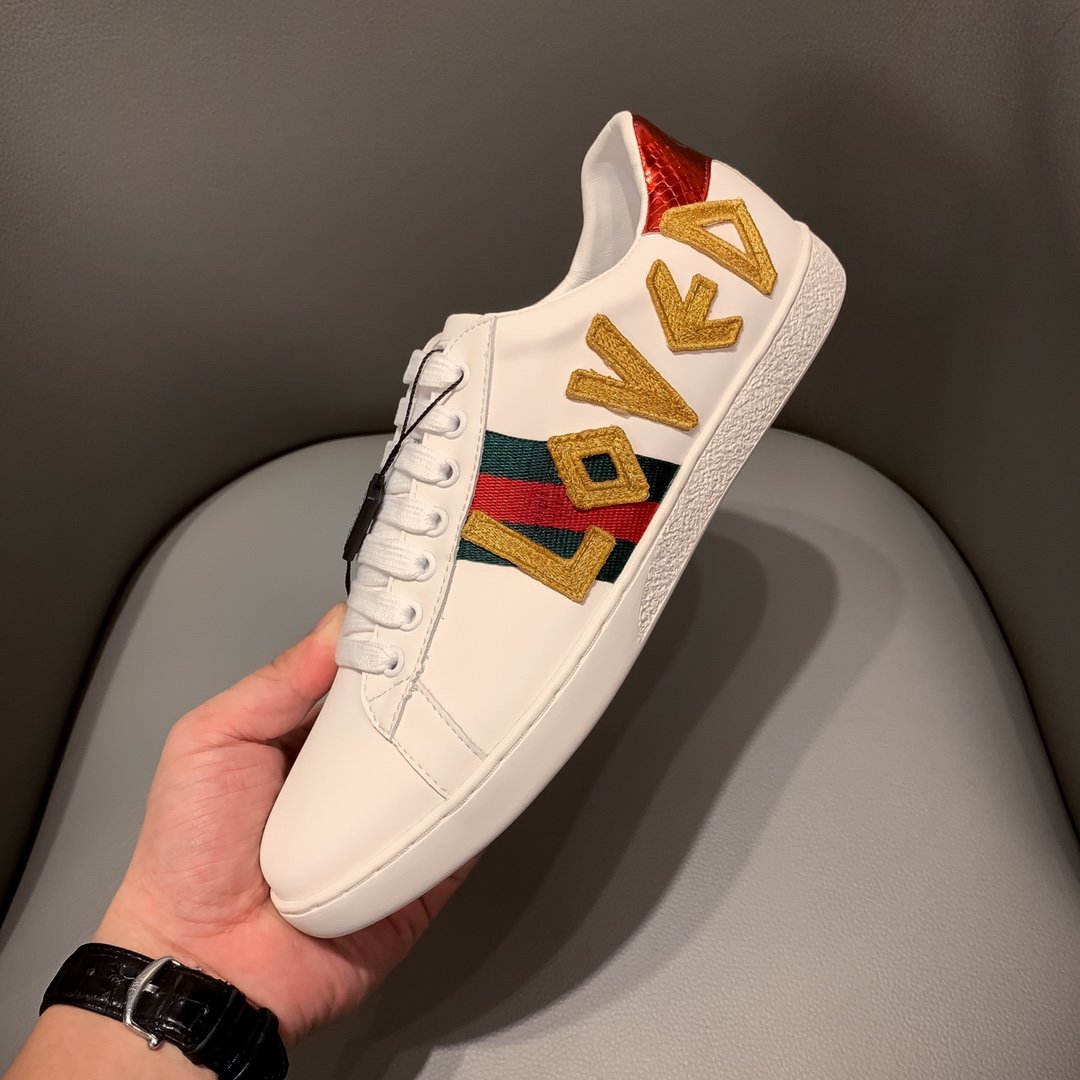 GLM-GCI  Ace Embroidered Love  SNEAKER 122