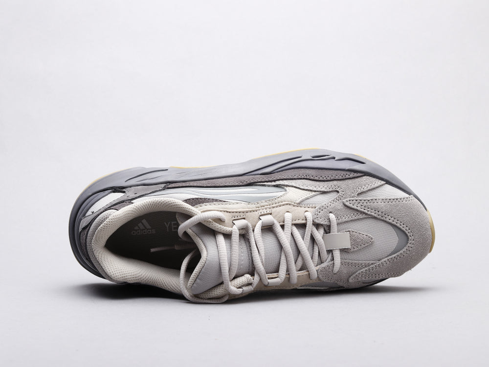 GLM - Yzy 700 Volcanic Ash Sneaker