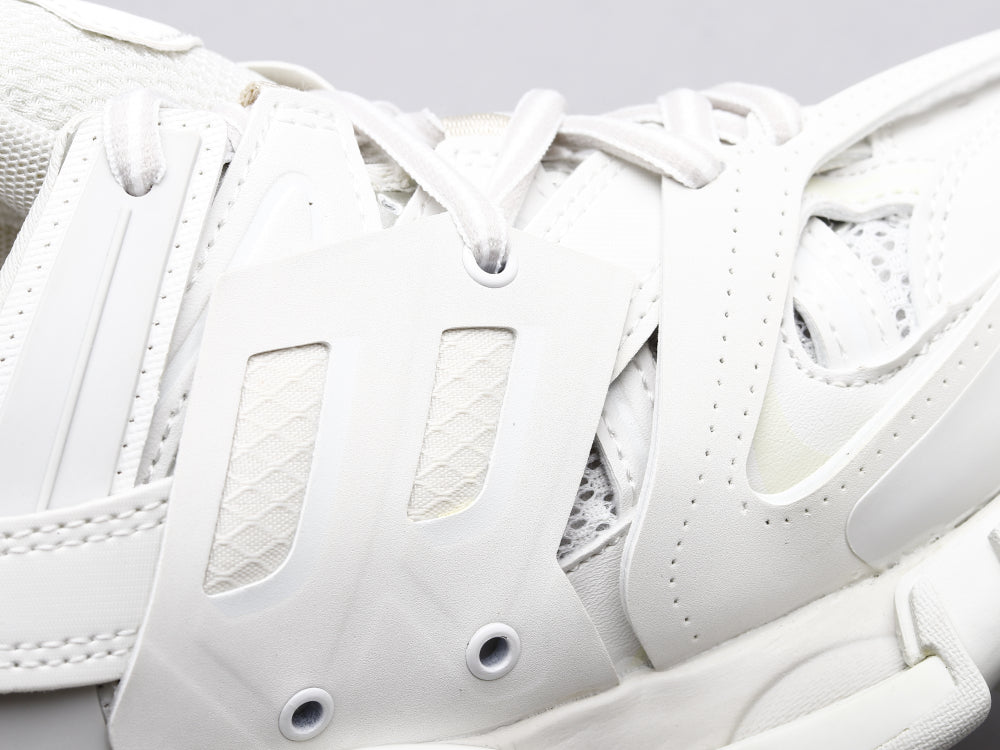 GLM - Bla Track Three Generations White Sneaker