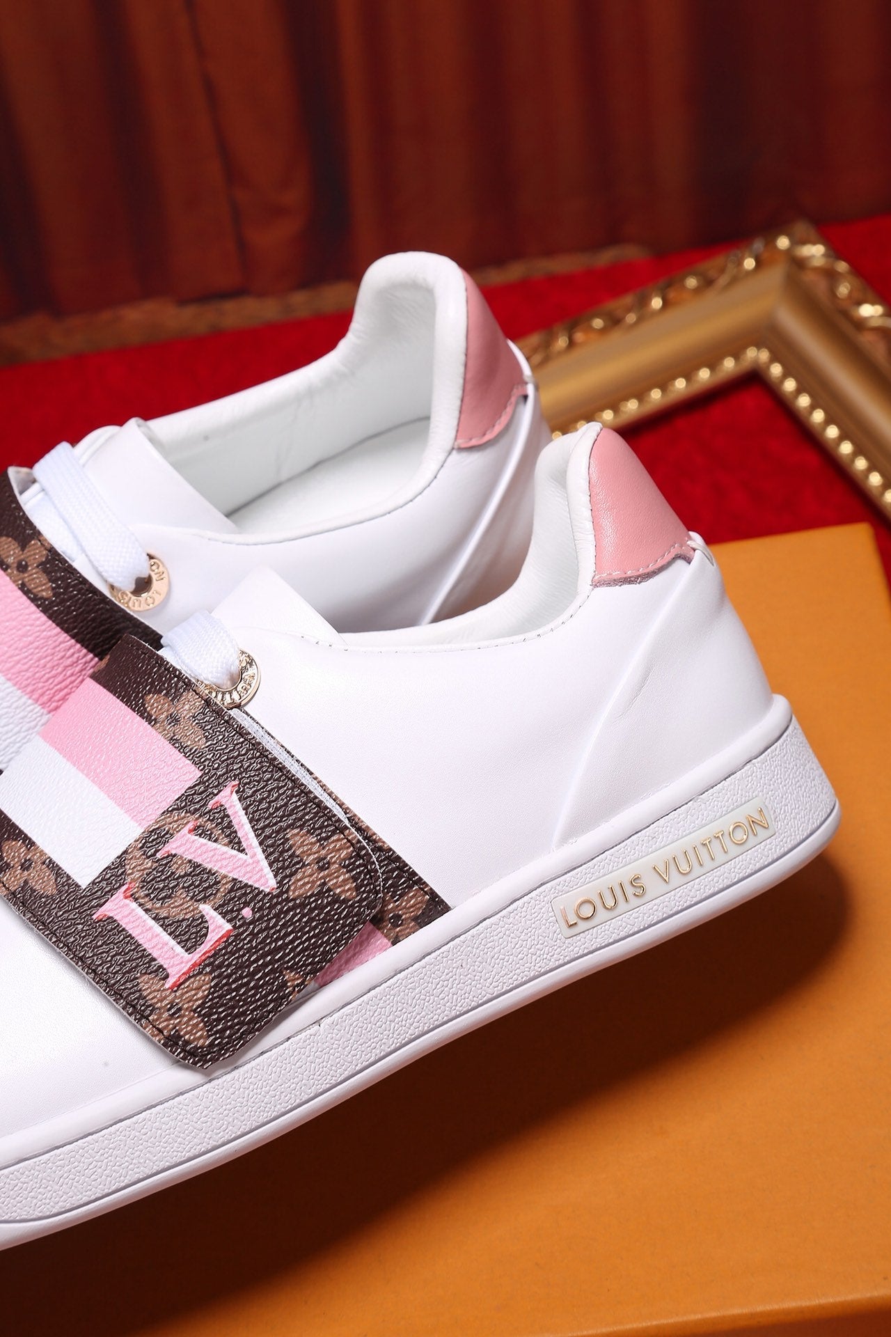 GLM - LUV Font Row Pink Sneaker