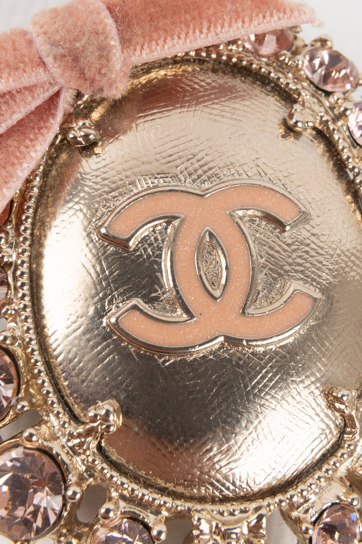 Broche mÃƒÆ’Ã‚Â©daillon Chanel
