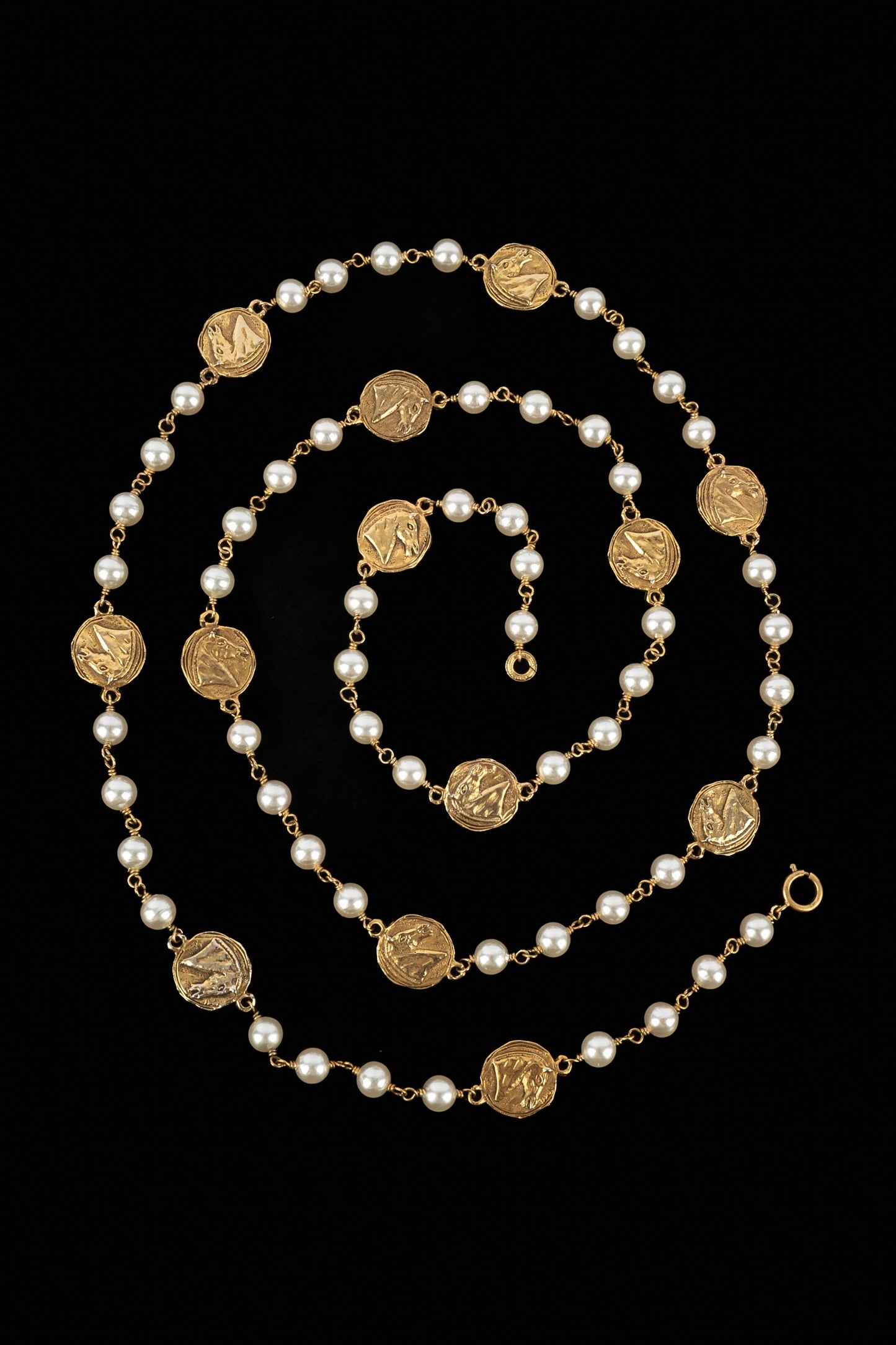 Collier de perles Chanel