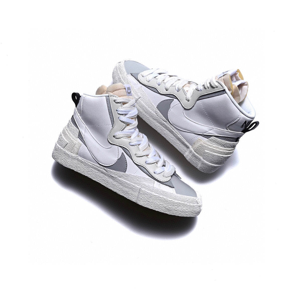 GLM - Sacai x Blazer Mid Off-White