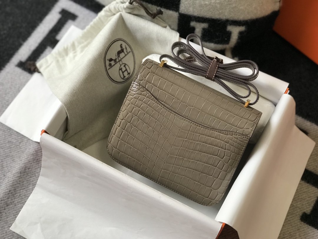 GLAMI Mini ConstanGLAMI Bag Grey For Women Gold Color Hardware 7.1in/18cm