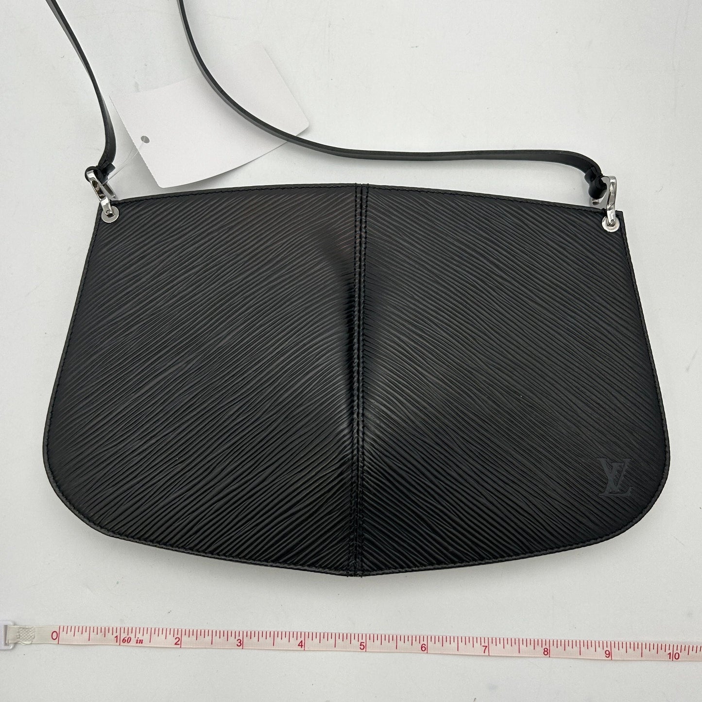 Louis Vuitton Black Epi Pochette Demi-lune Handbag ITEA25JZH7D5