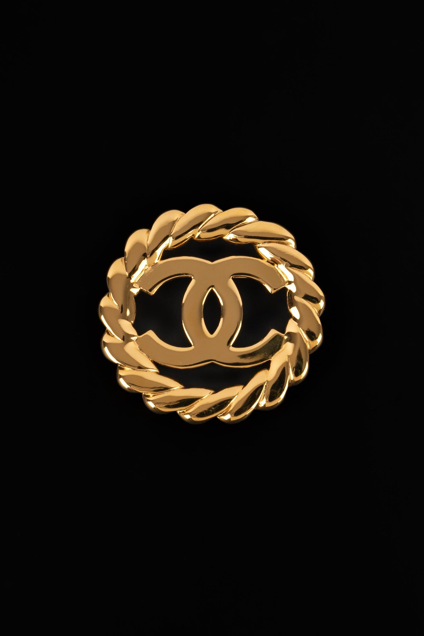 Broche en mÃ©tal dorÃ©
