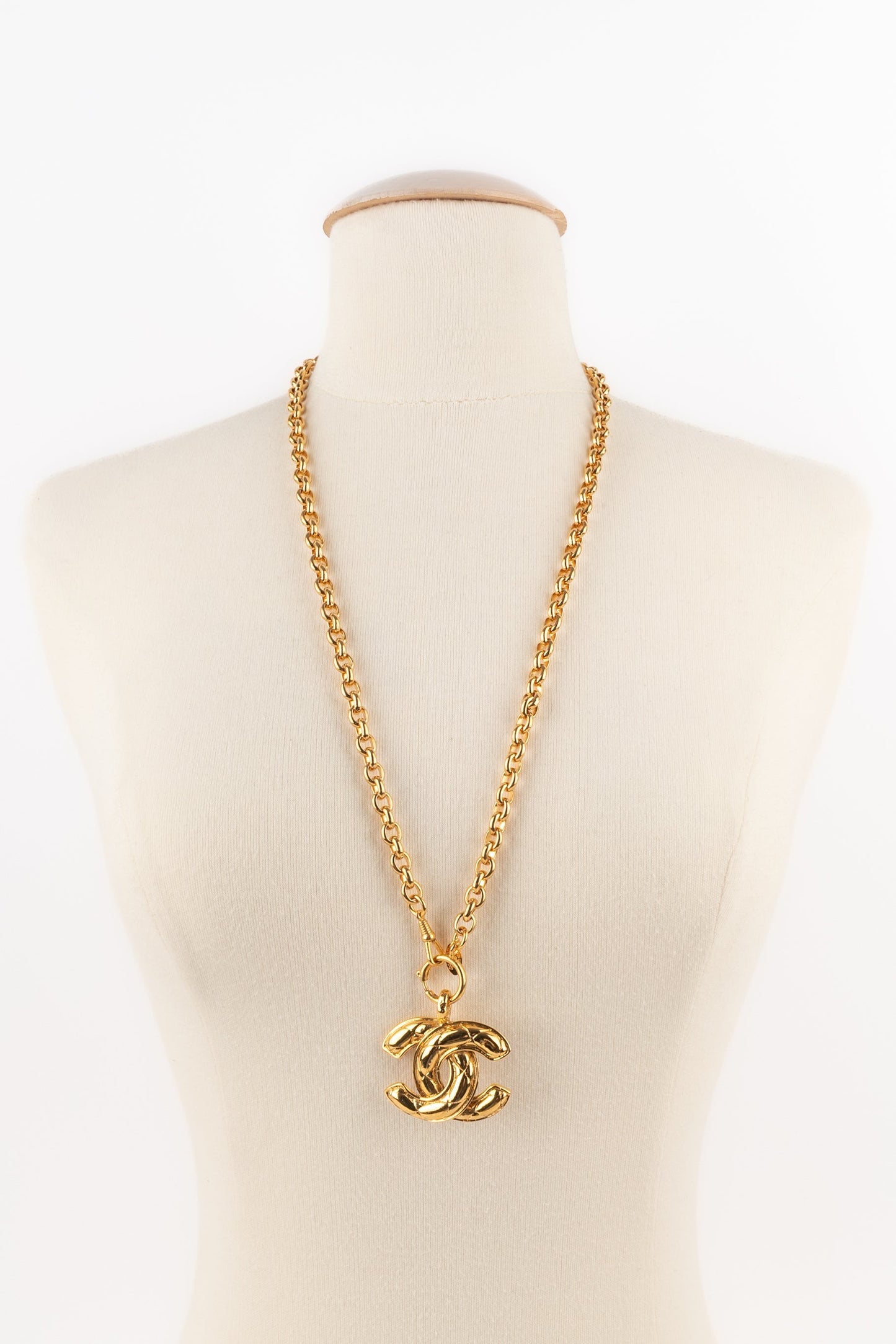 Collier cc Chanel