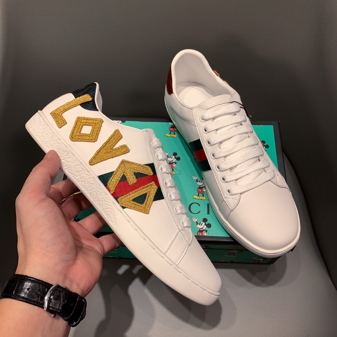 GLM-GCI  Ace Embroidered Love  SNEAKER 122