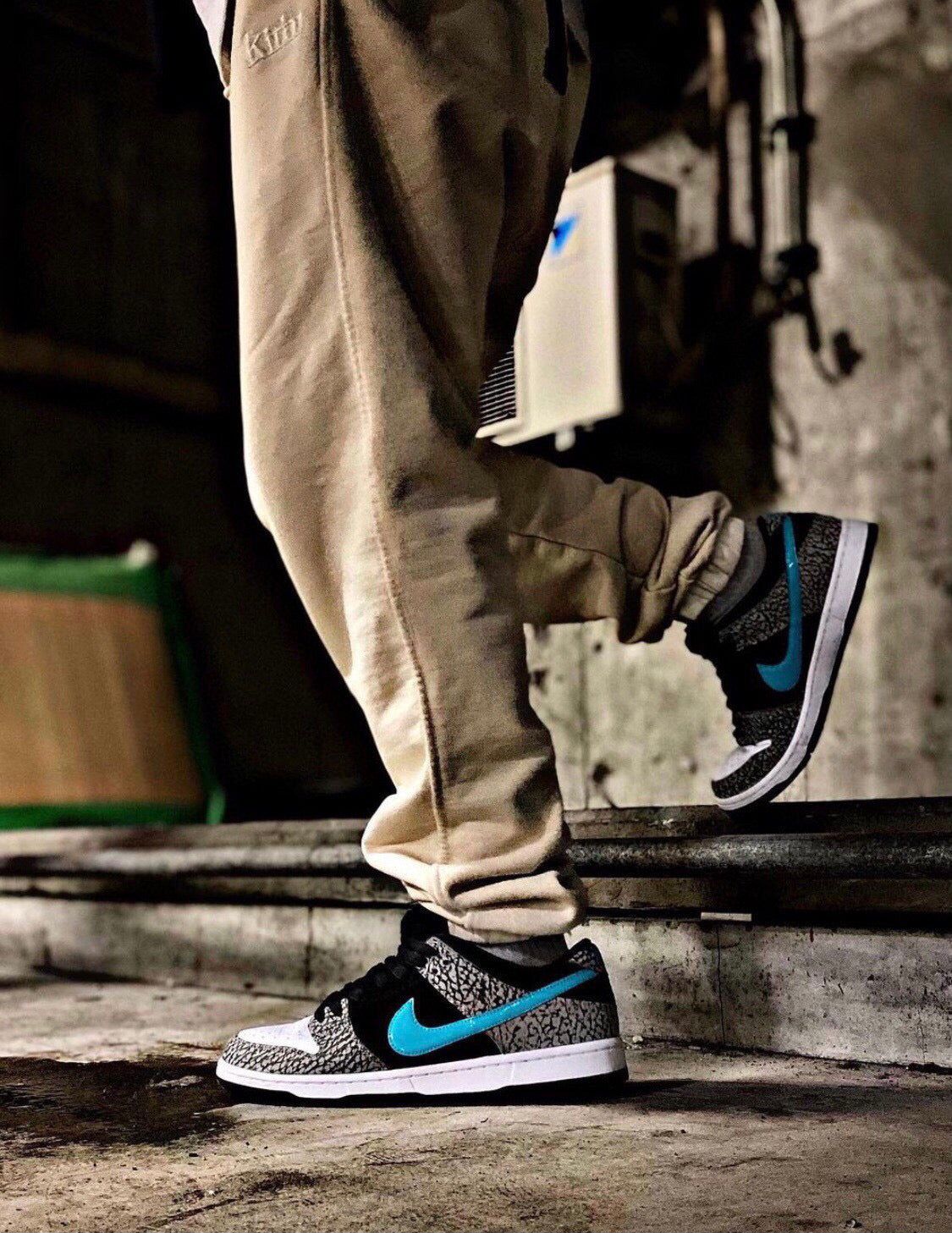 GLM - Elephant burst crack