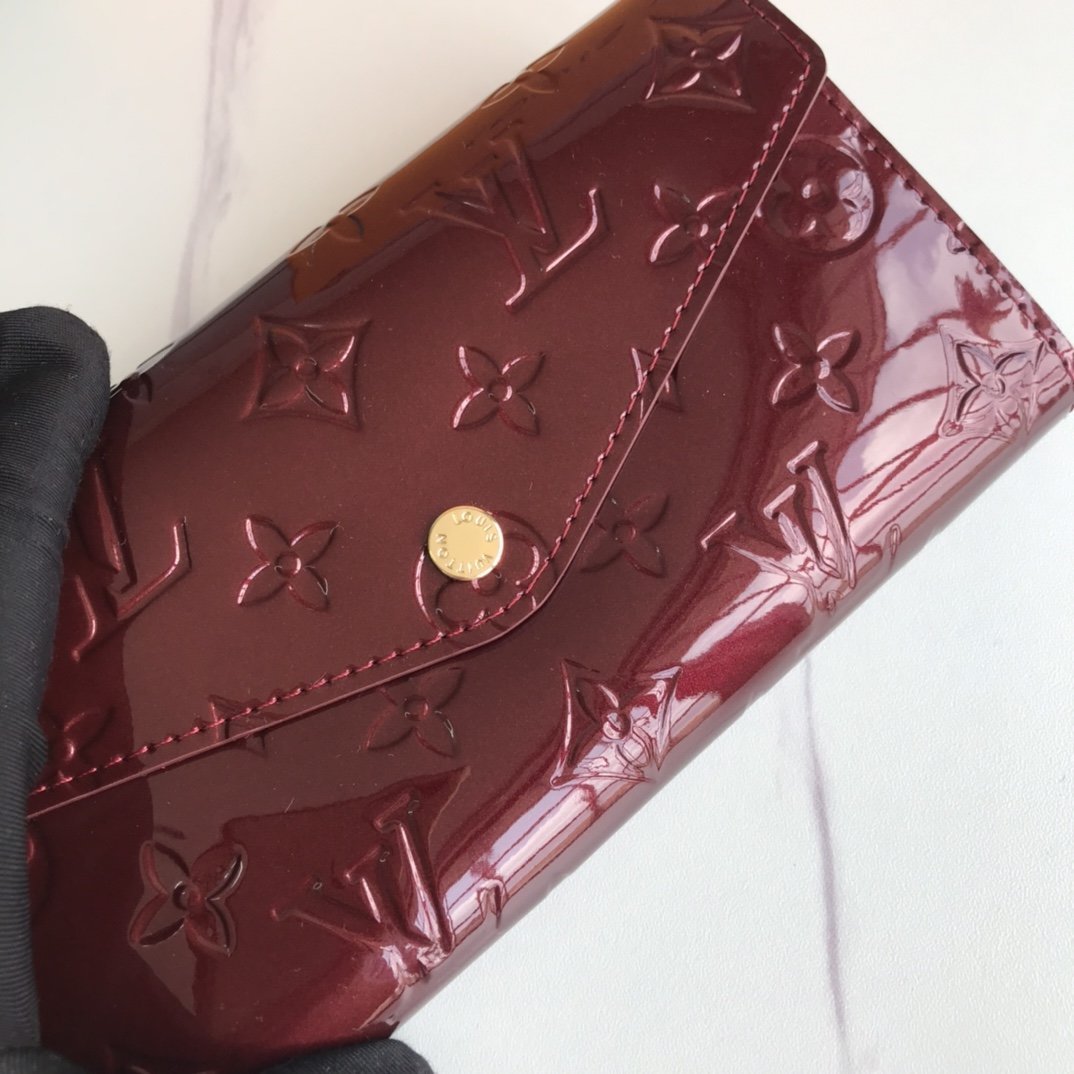 GLM - Top Quality Wallet LUV 007