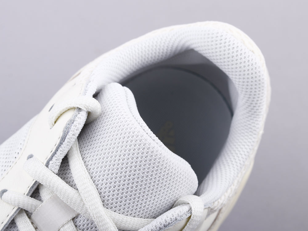 GLM - Yzy 700 Analog Beige Sneaker