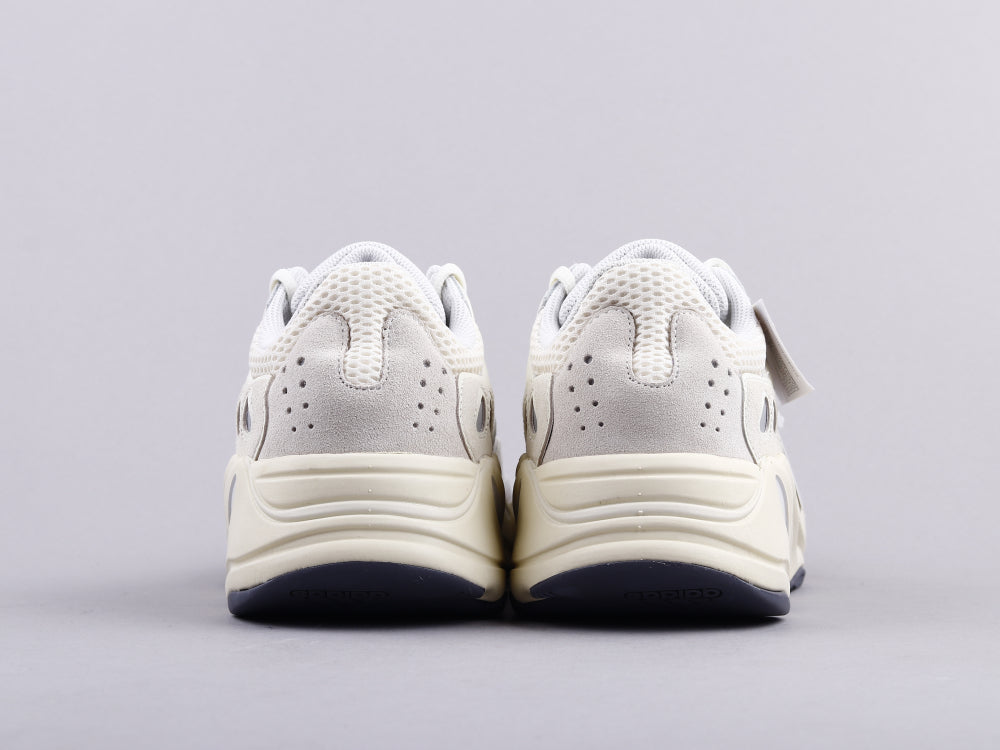 GLM - Yzy 700 Analog Beige Sneaker