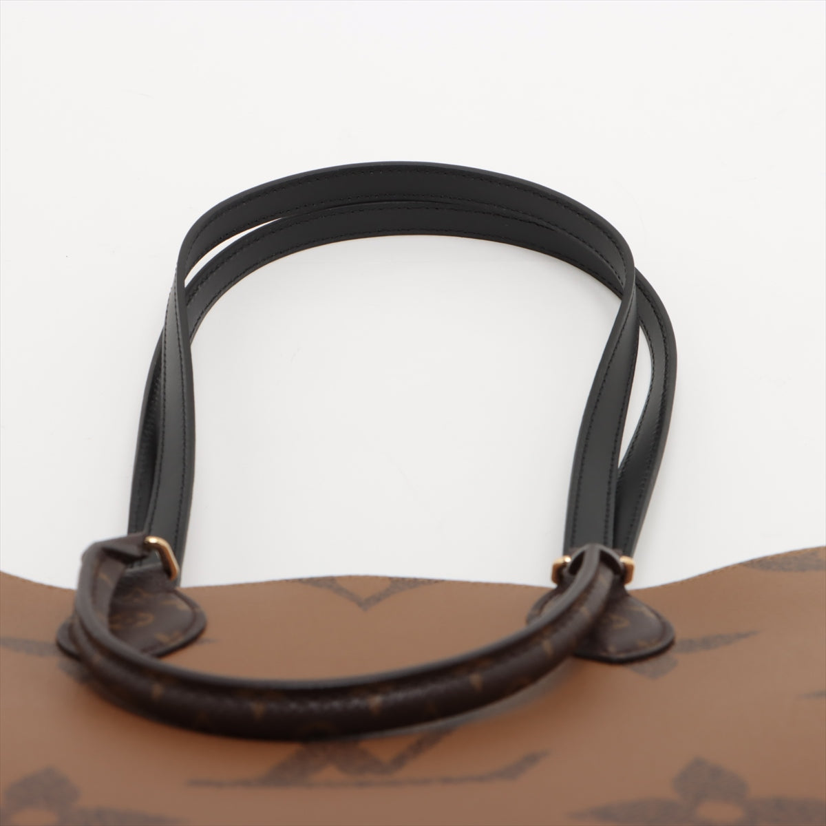 Louis Vuitton Giant Monogram Reversee On The Gor MM M45321
