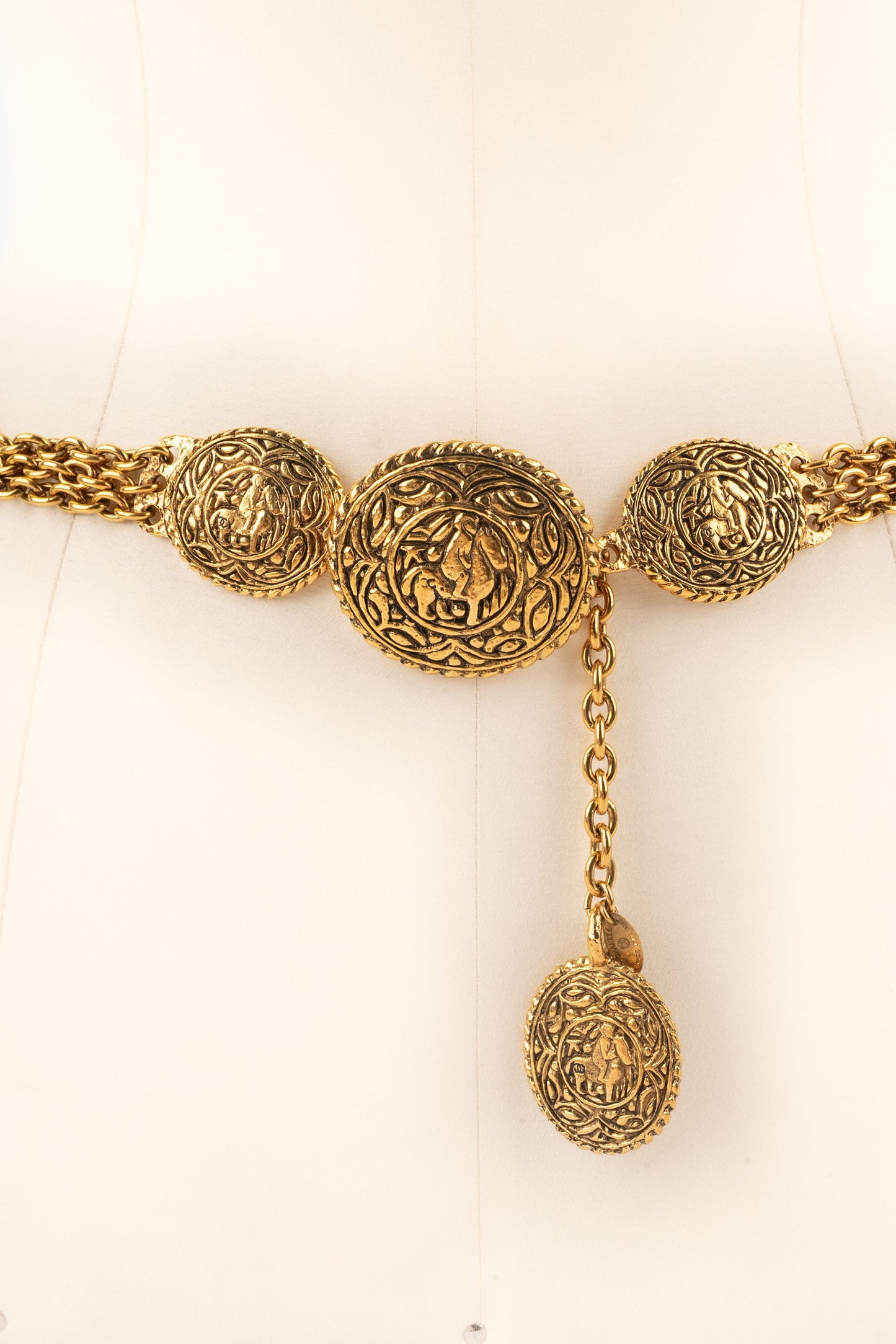 Ceinture dorÃ©e Chanel 1980's