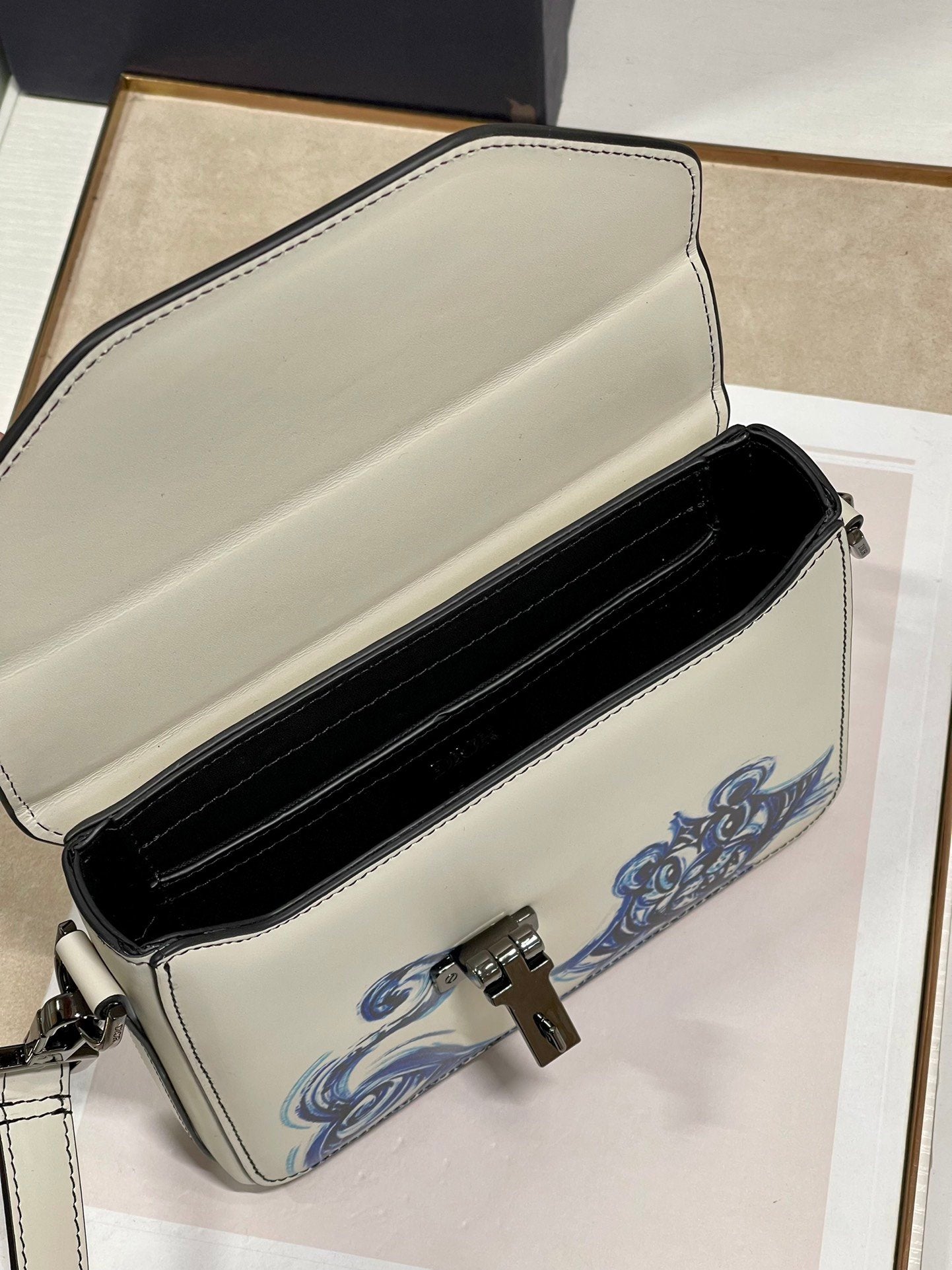 GLAMI Lock Handbag White For Women 7.5in/19cm CD