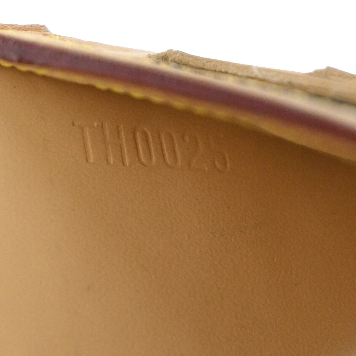 Louis Vuitton International  Canvas Wallet  ()