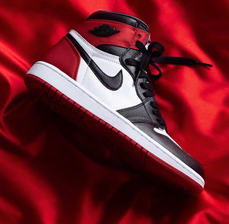 GLM - AJ1 red silk black toe