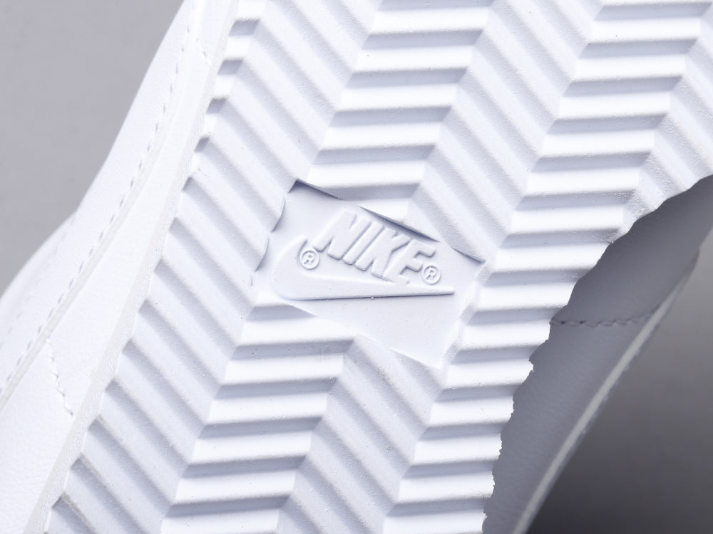 GLM - NKE Generation pure white
