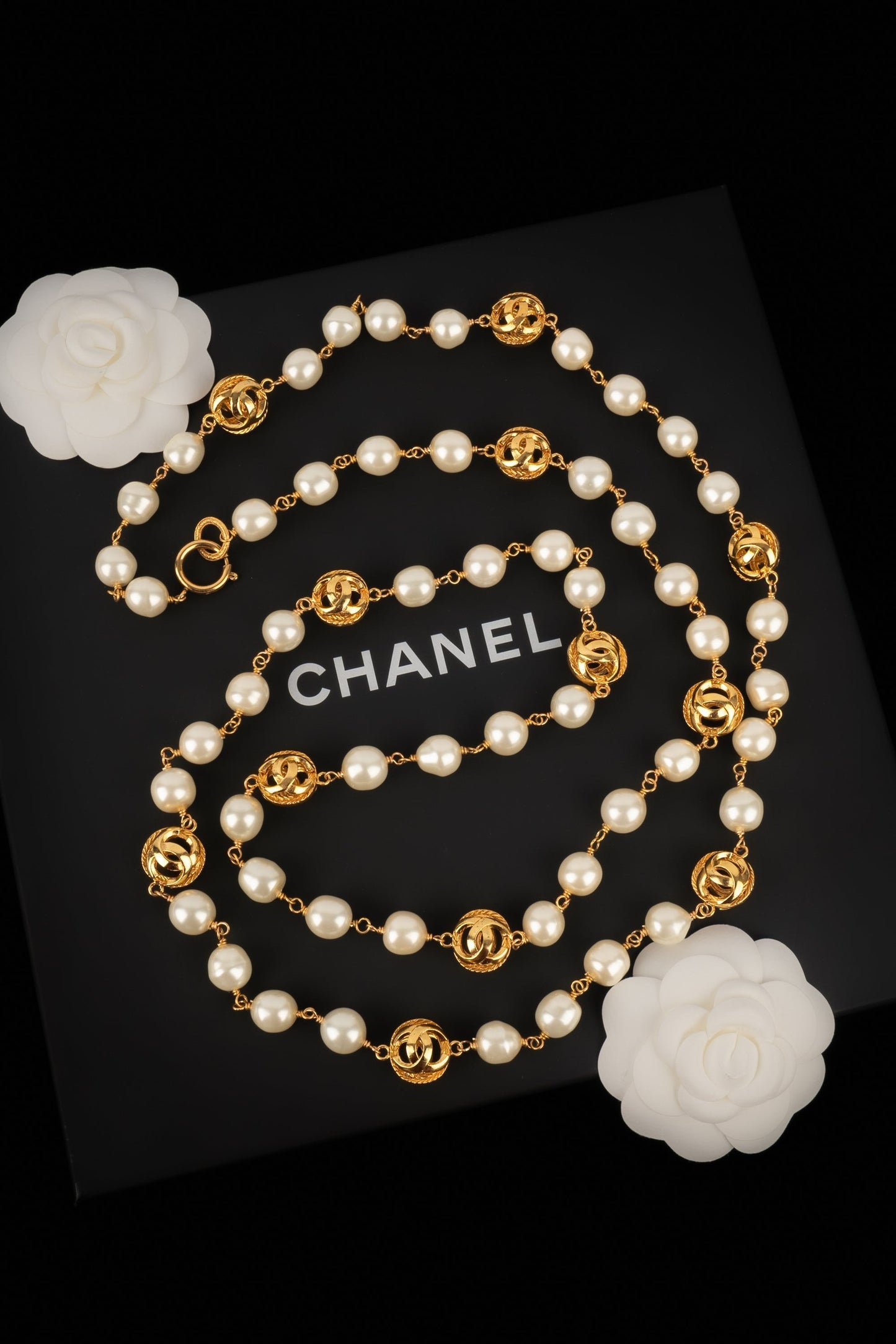 Collier de perles Chanel